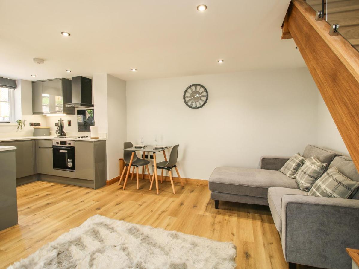 The Office Villa Telford Luaran gambar
