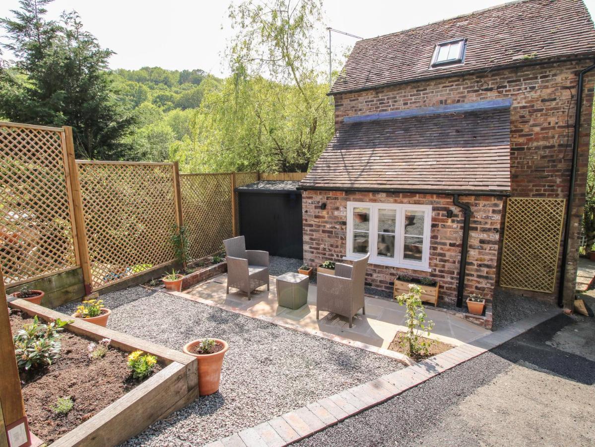 The Office Villa Telford Luaran gambar
