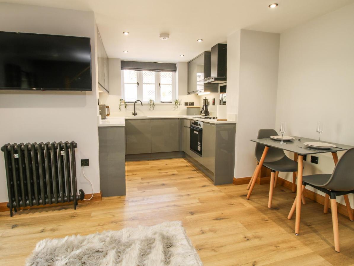 The Office Villa Telford Luaran gambar