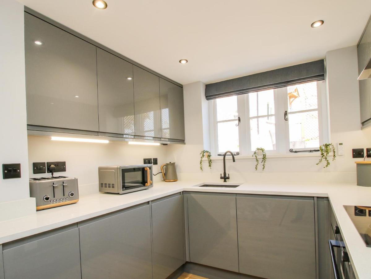 The Office Villa Telford Luaran gambar