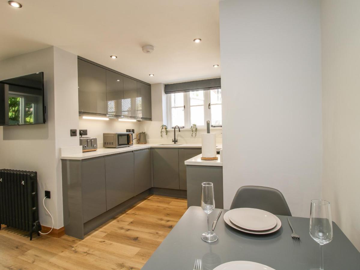 The Office Villa Telford Luaran gambar