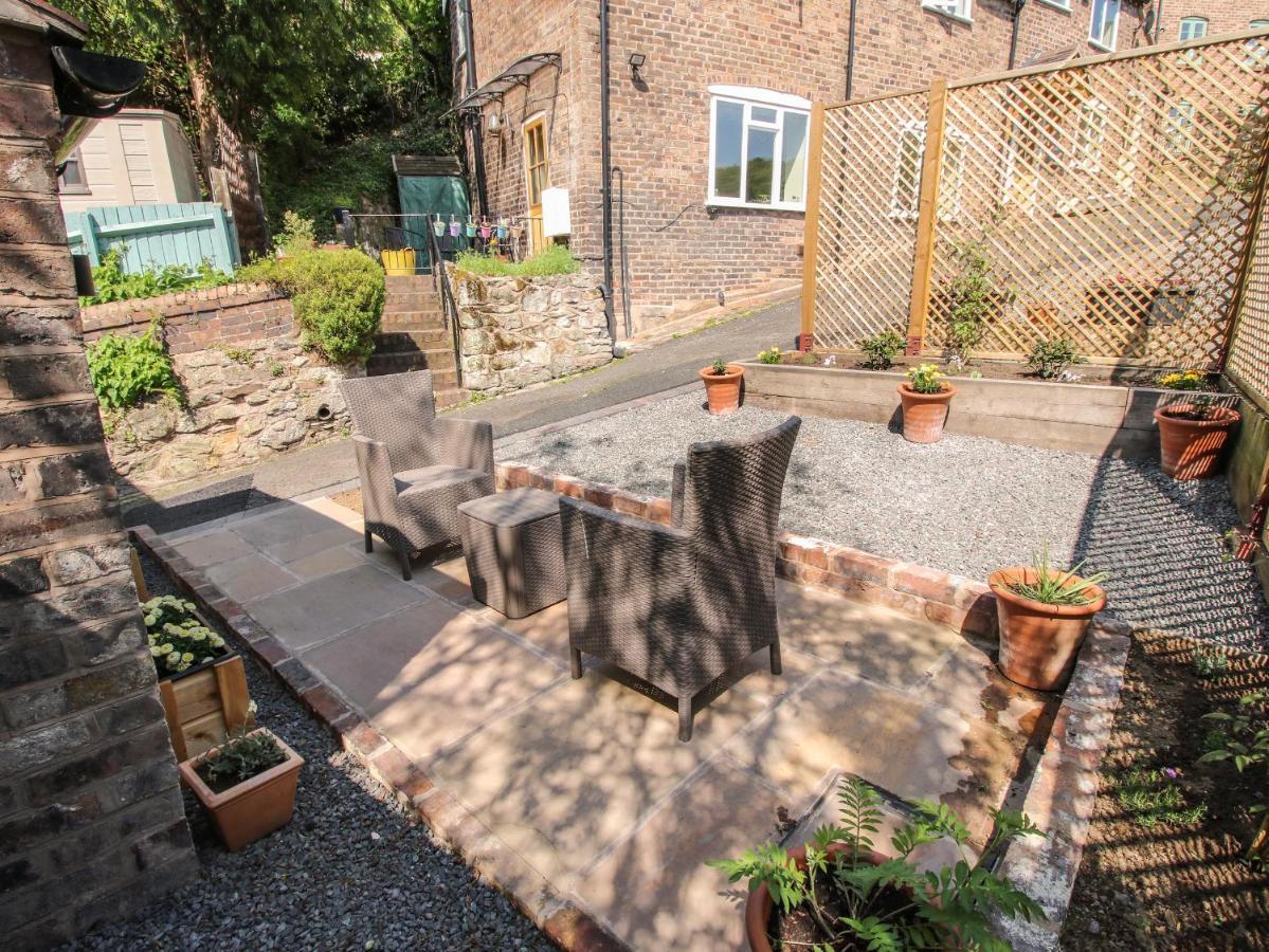 The Office Villa Telford Luaran gambar